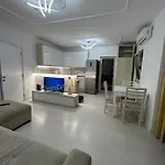 Center, Selvia White Apartment