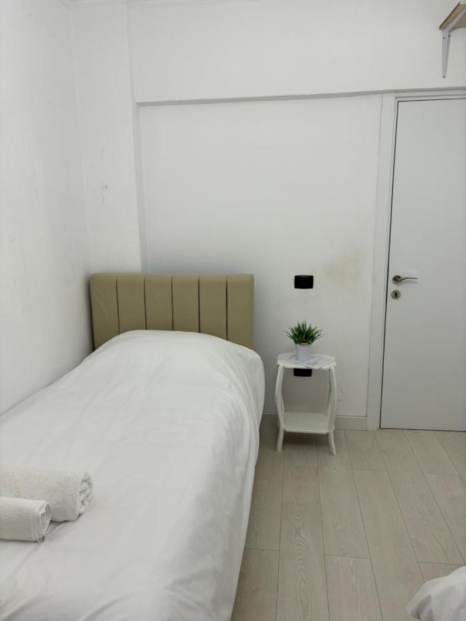 Apartament Center, Selvia White
